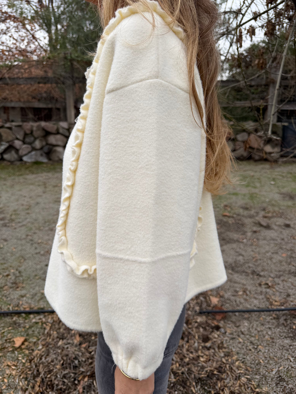 Chaquetita paño vuelitos blanca
