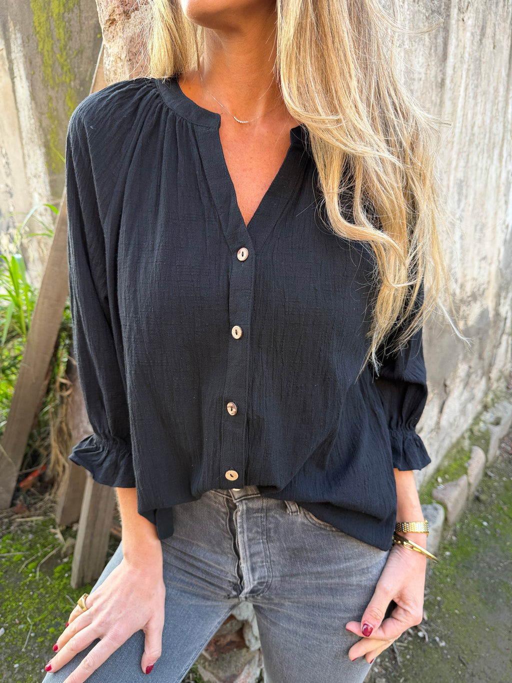 Blusa bámbula botones madera negra