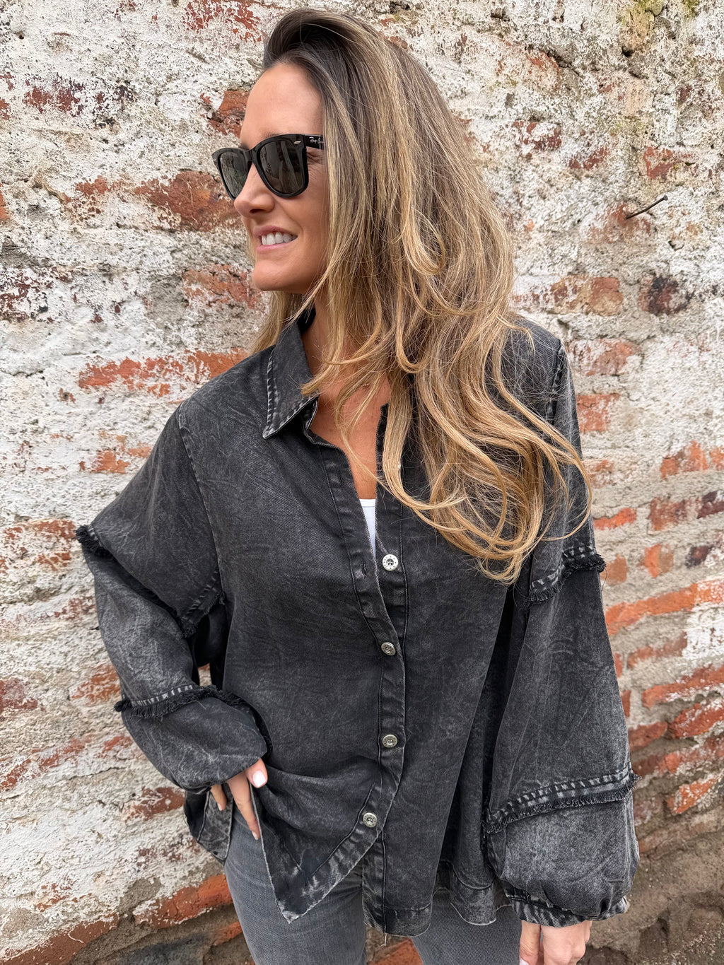 Blusa de bluejean manga globo negra