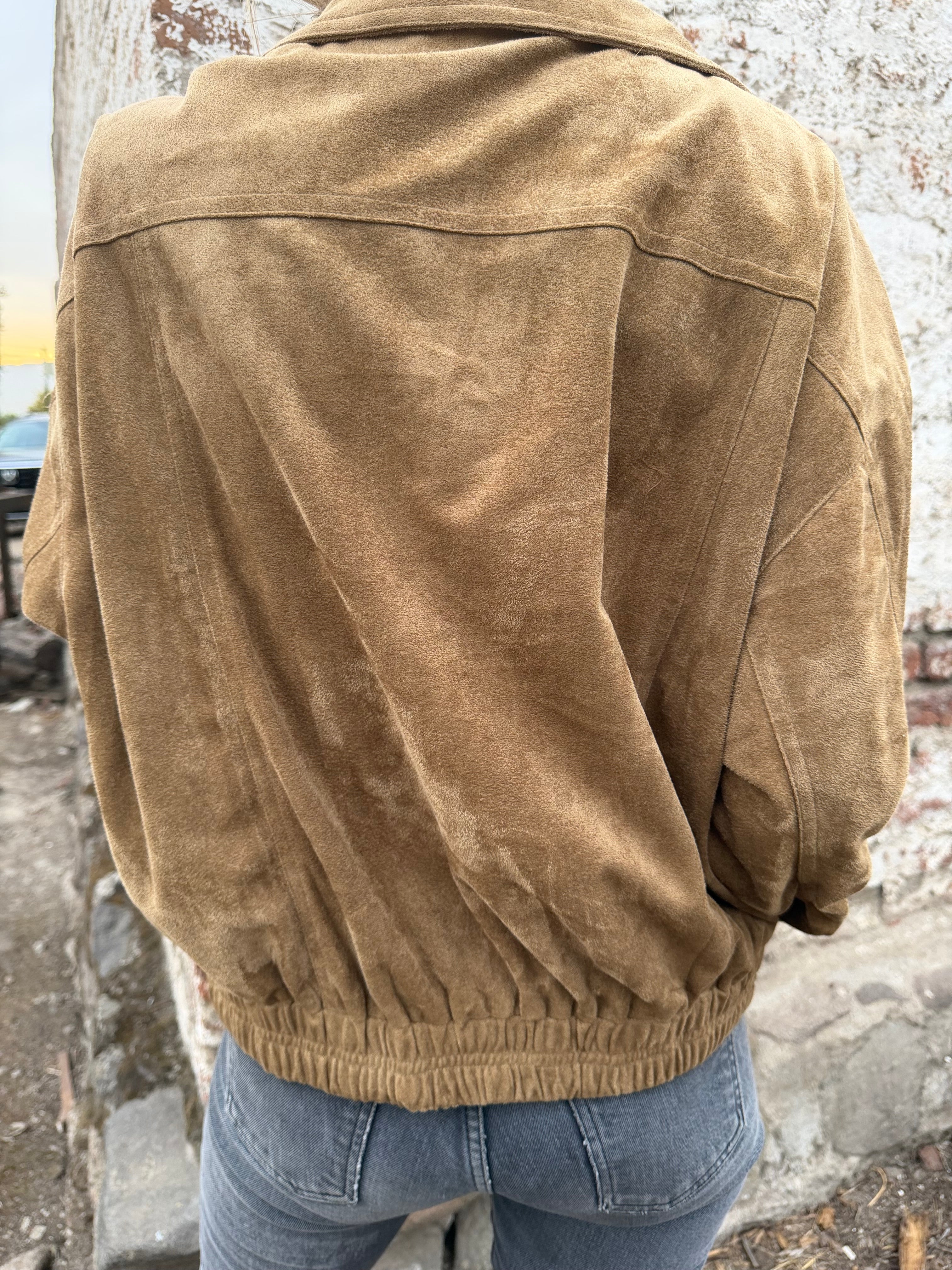 Bomber efecto cuero gamuza beige
