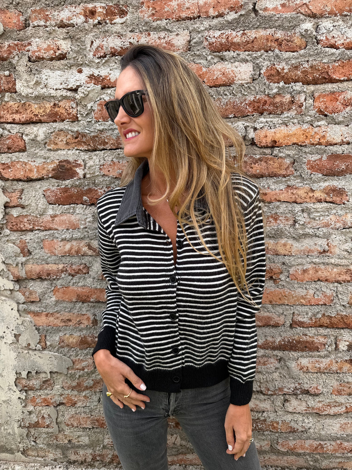 Chaleco líneas camisero cuello bluejean negro
