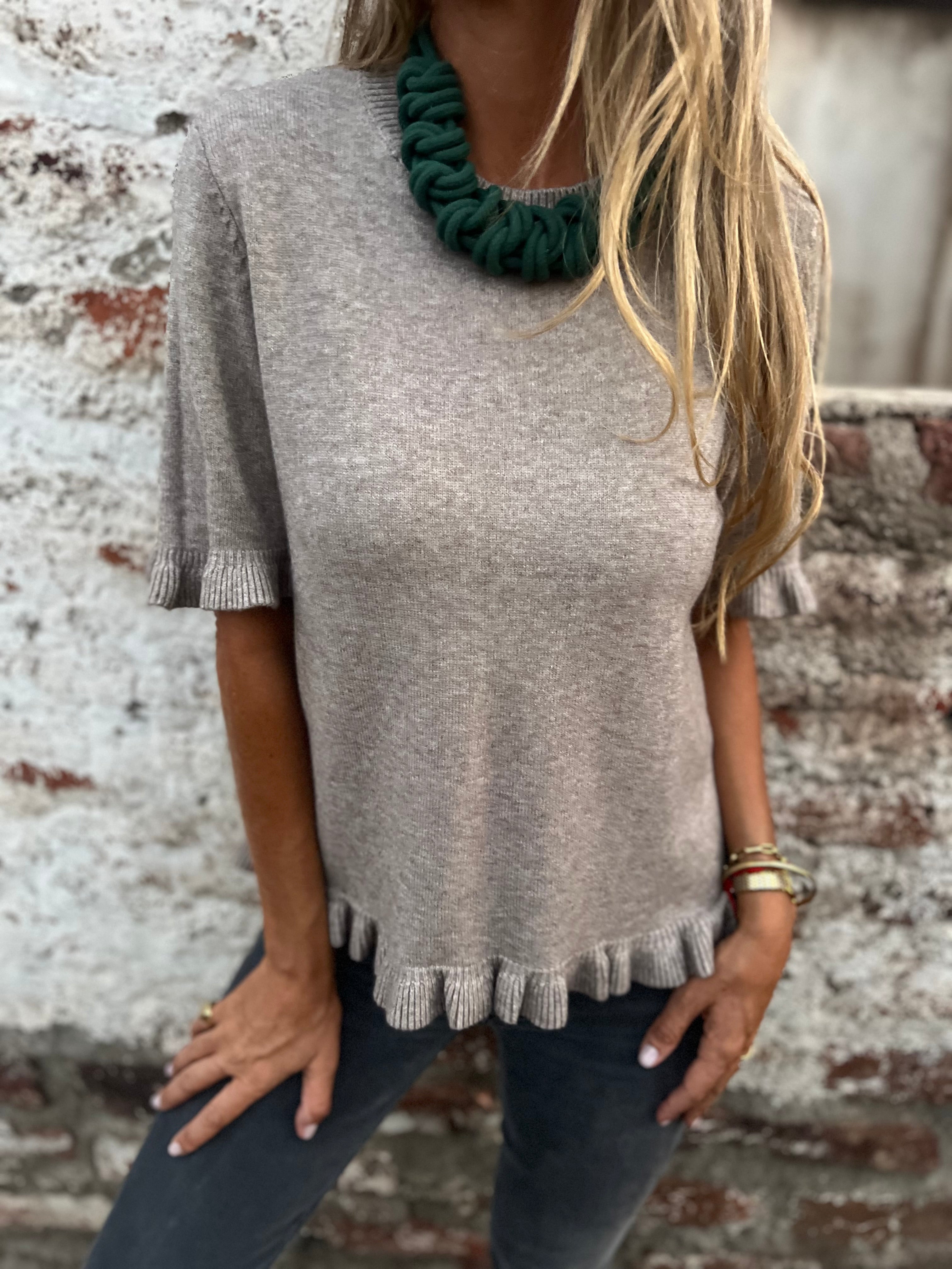 Polera/ Chaleco vuelitos taupé