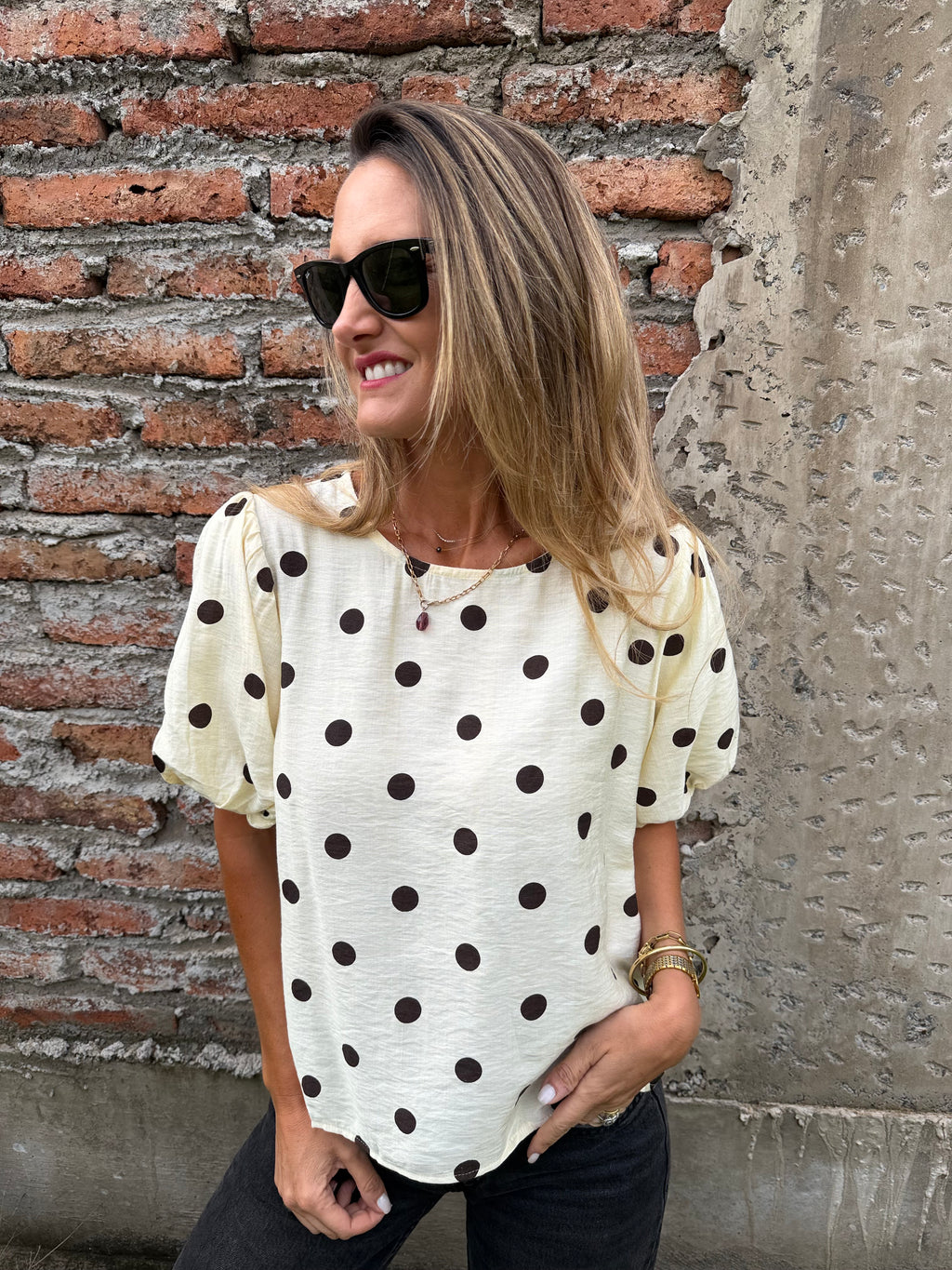 Blusa lunares mangas abullonadas amarillo claro