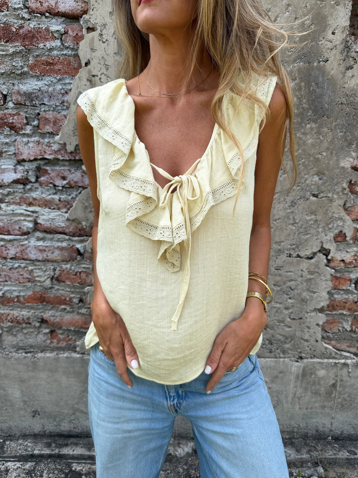 Blusa coqueta amarilla