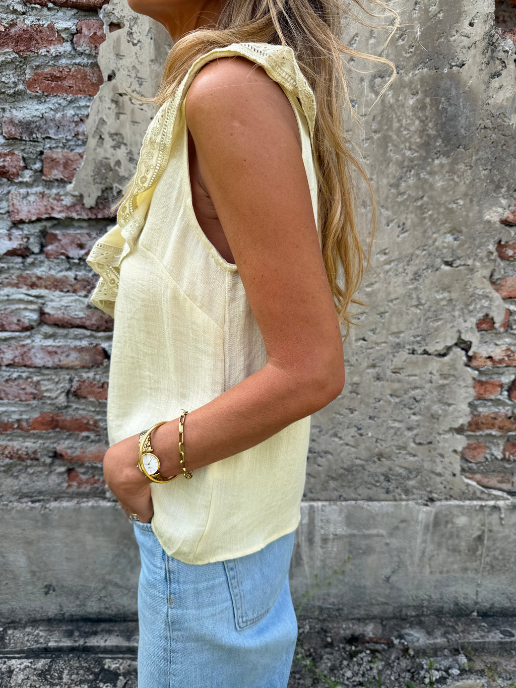 Blusa coqueta amarilla