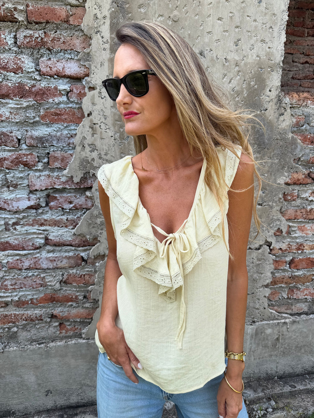 Blusa coqueta amarilla