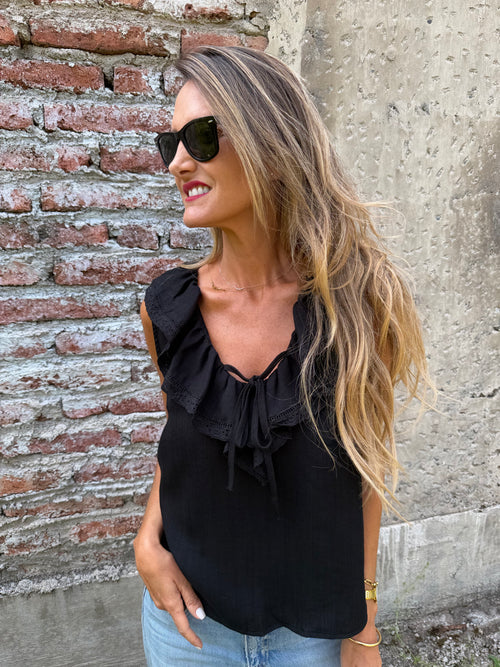 Blusa coqueta negra