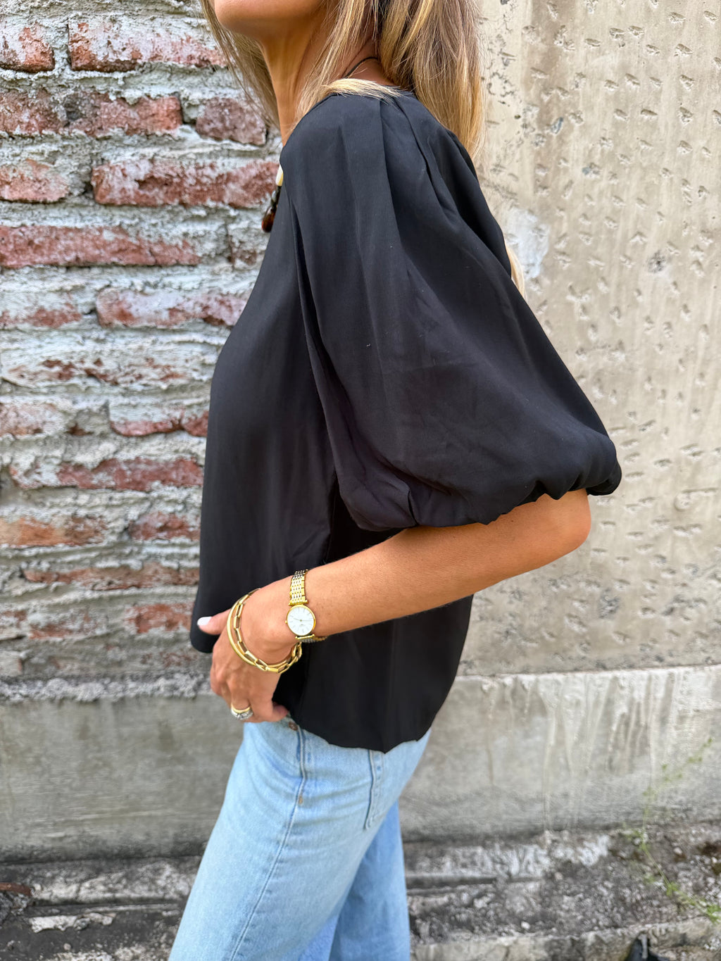 New blusa mangas abullonadas negra