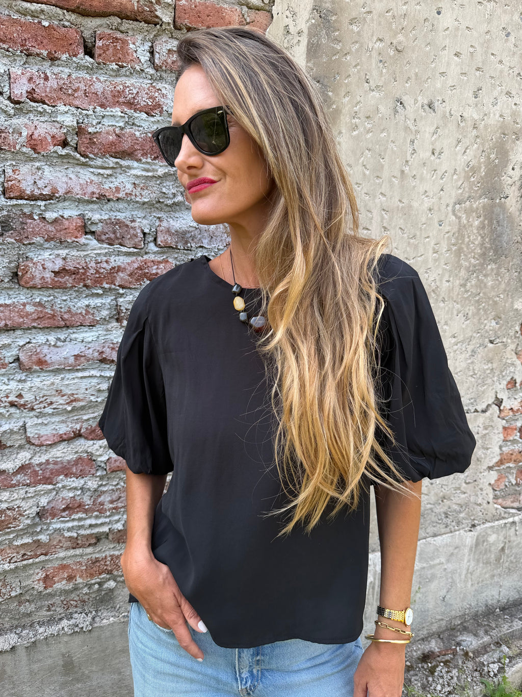 New blusa mangas abullonadas negra