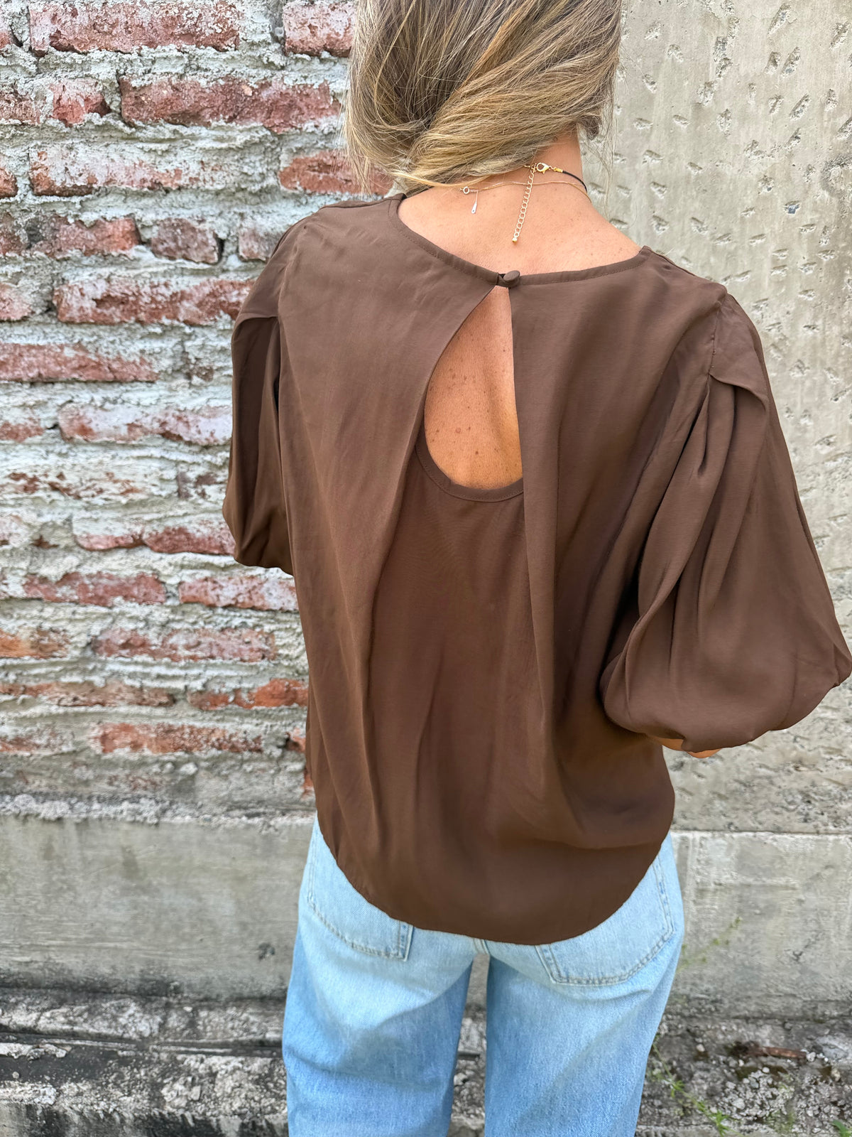 New blusa mangas abullonadas café
