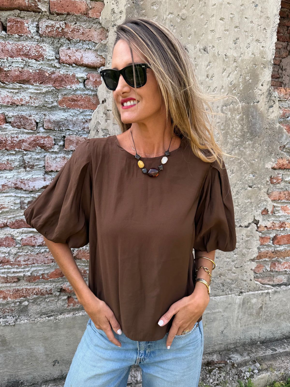 New blusa mangas abullonadas café