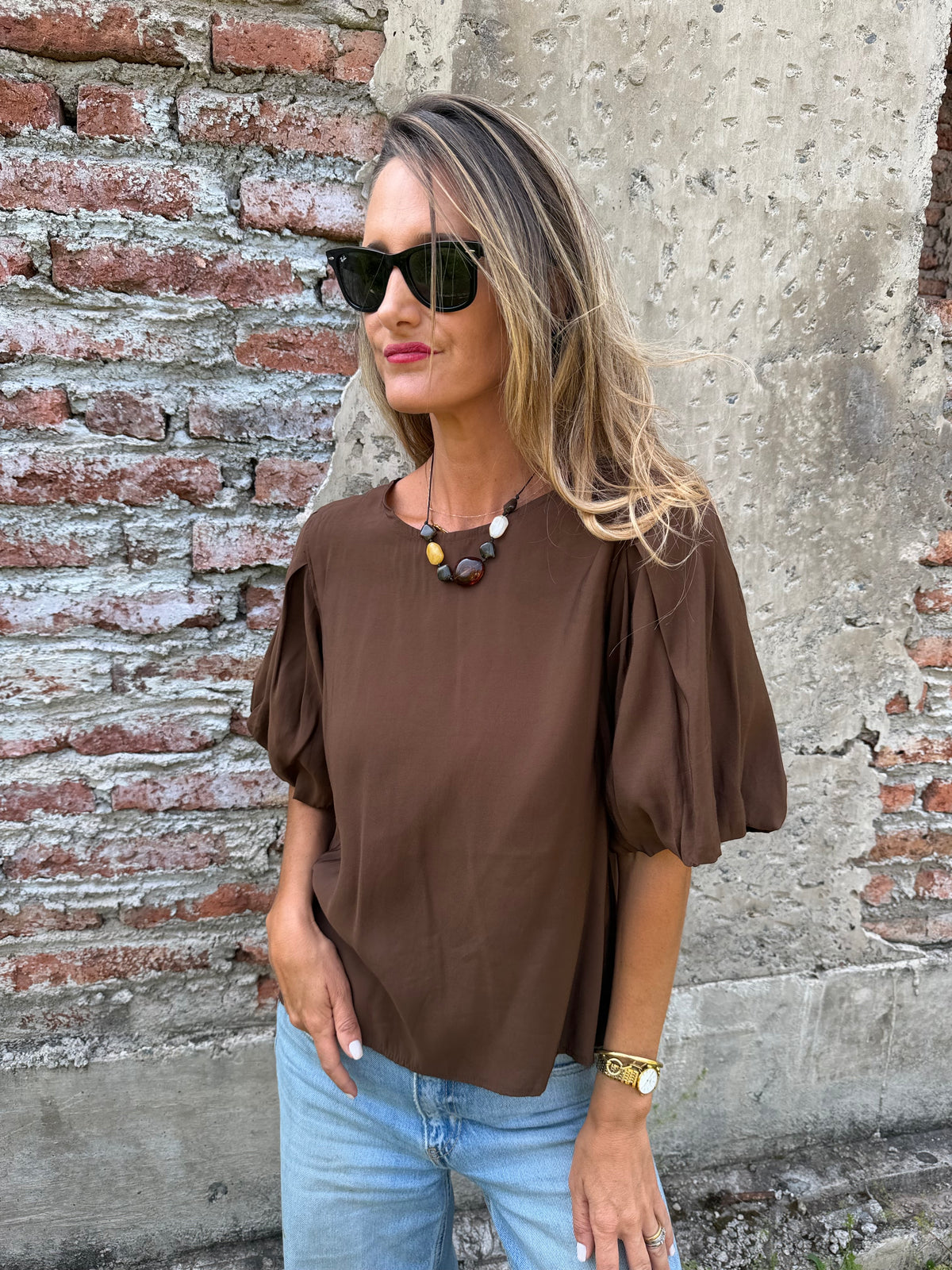 New blusa mangas abullonadas café