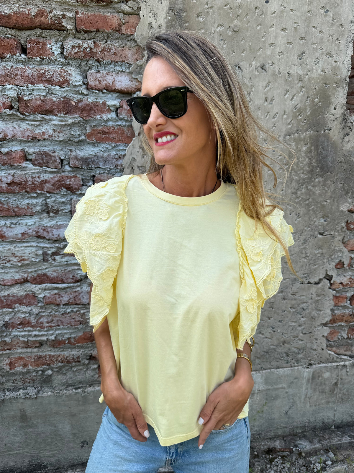 Polera mega vuelos mangas amarilla