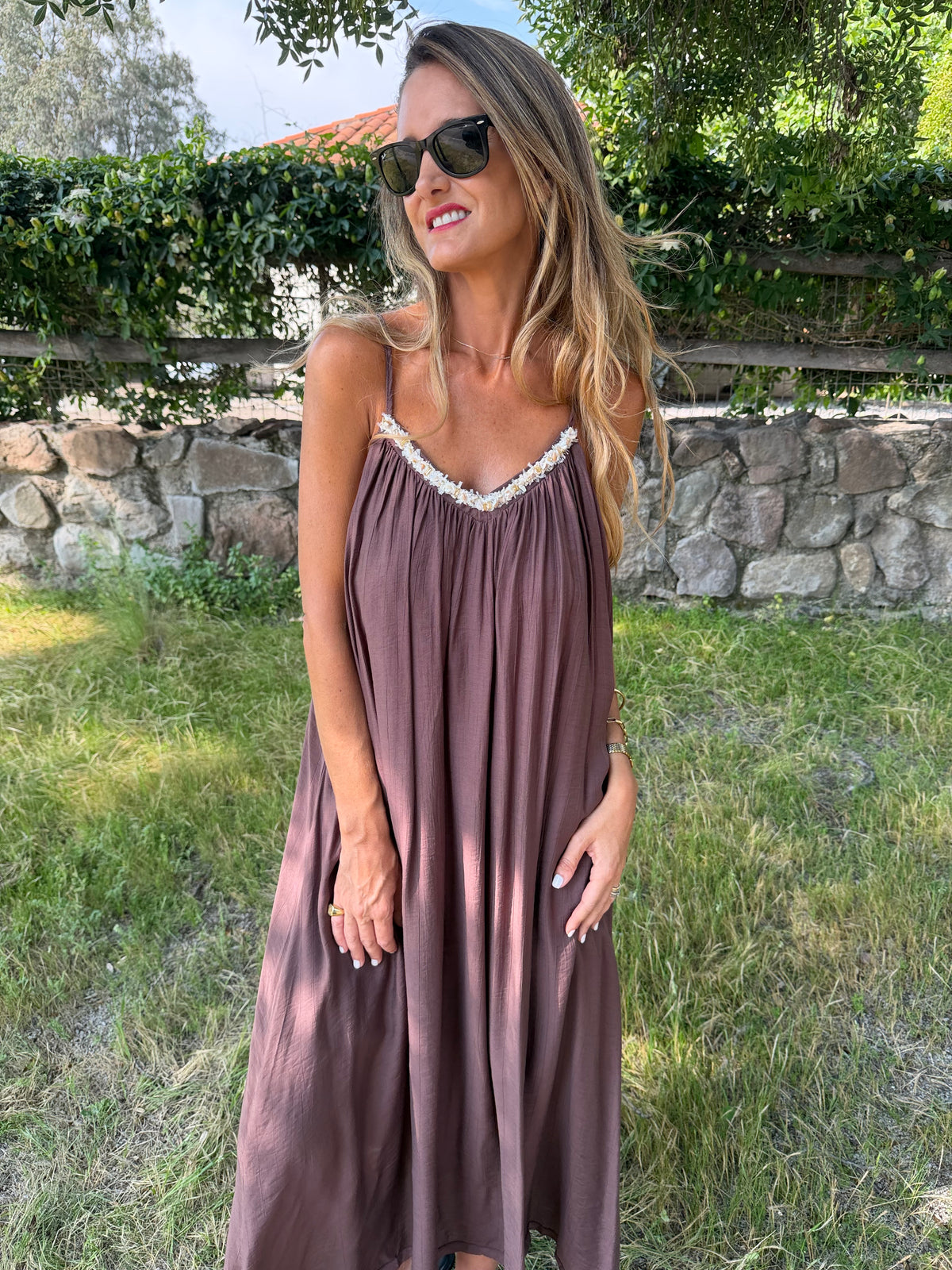 Vestido mostacillas café