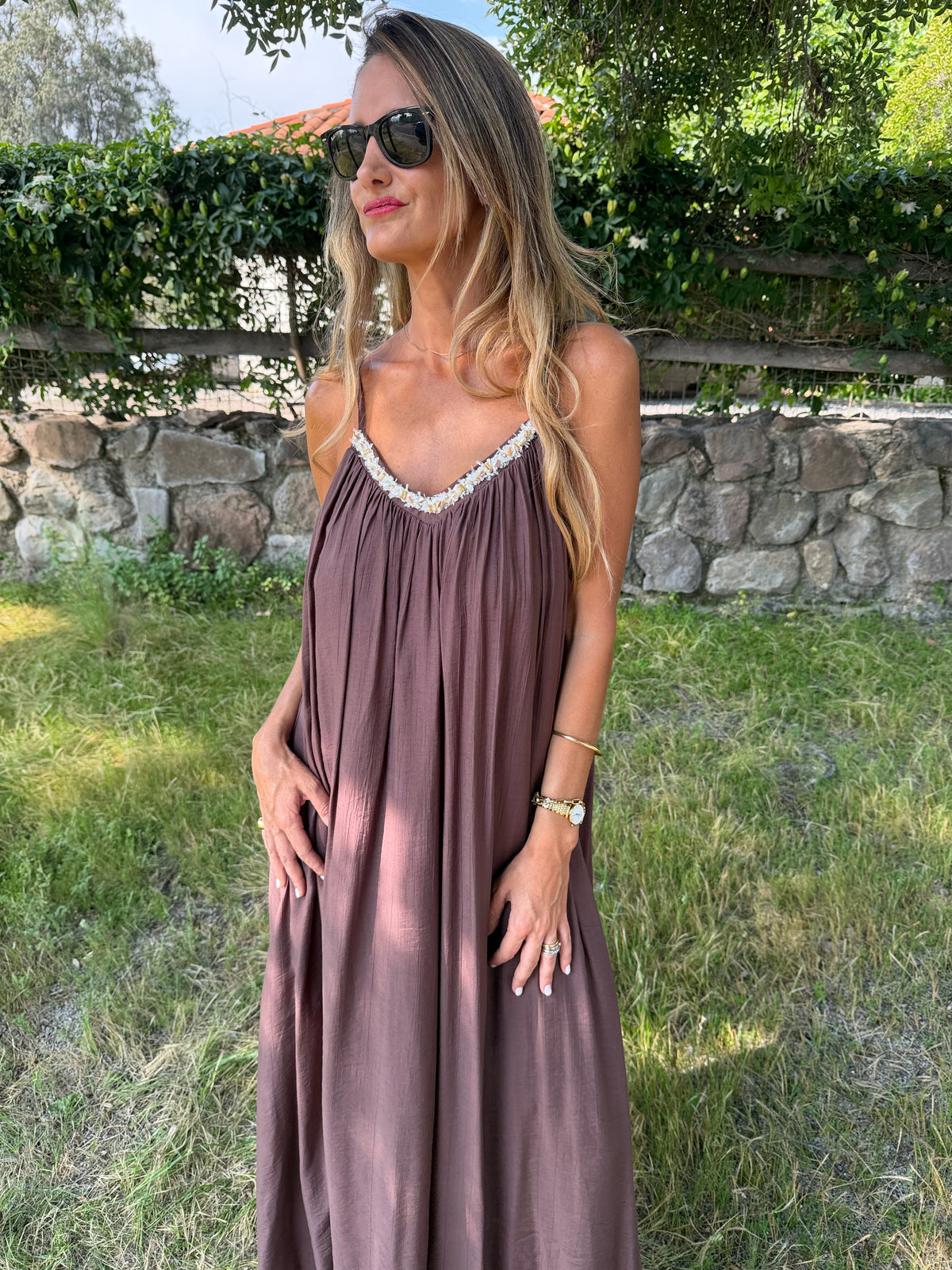 Vestido mostacillas café