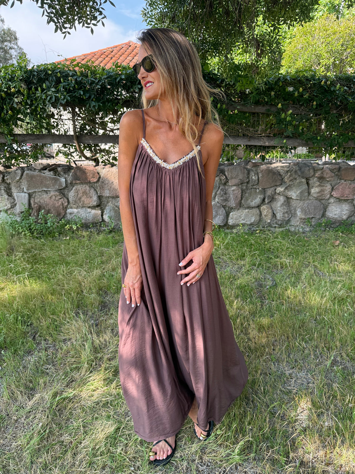 Vestido mostacillas café