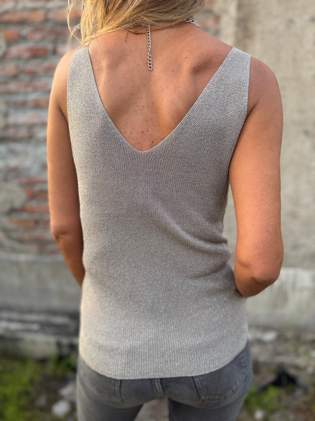 Polera hilo lúrex simple taupe