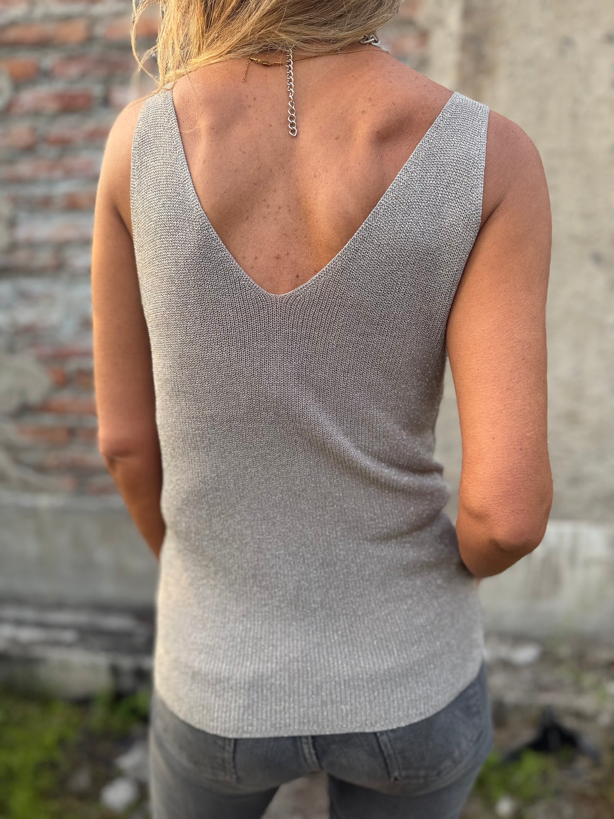 Polera hilo lúrex simple taupe