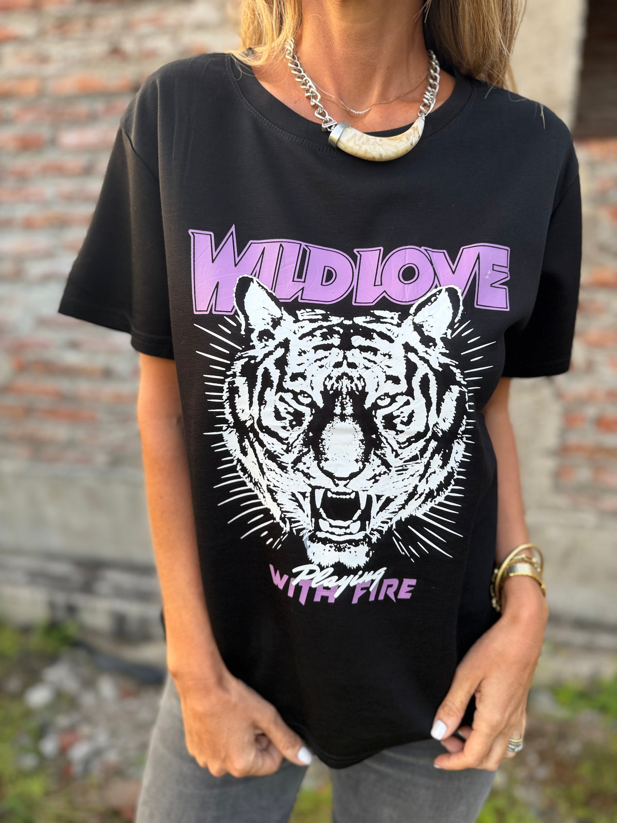 Polera wild love negro
