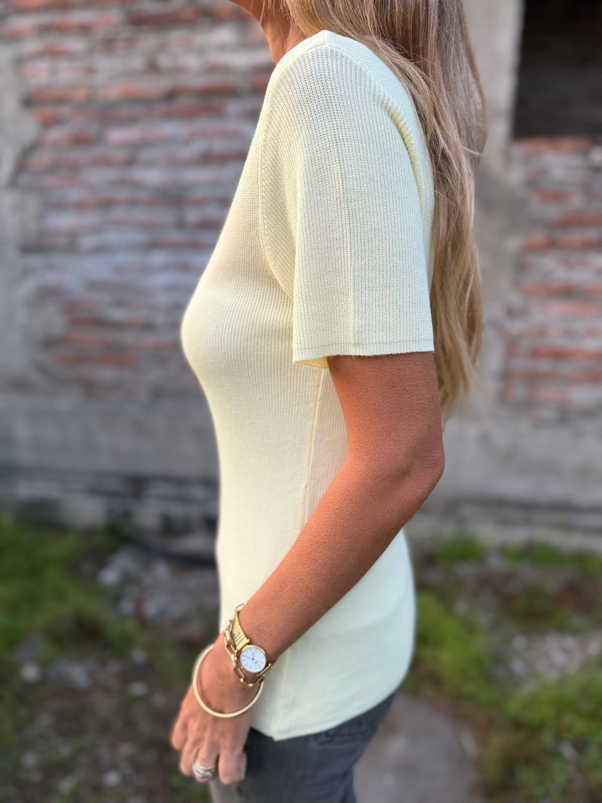 Polera simple hilo amarillo claro