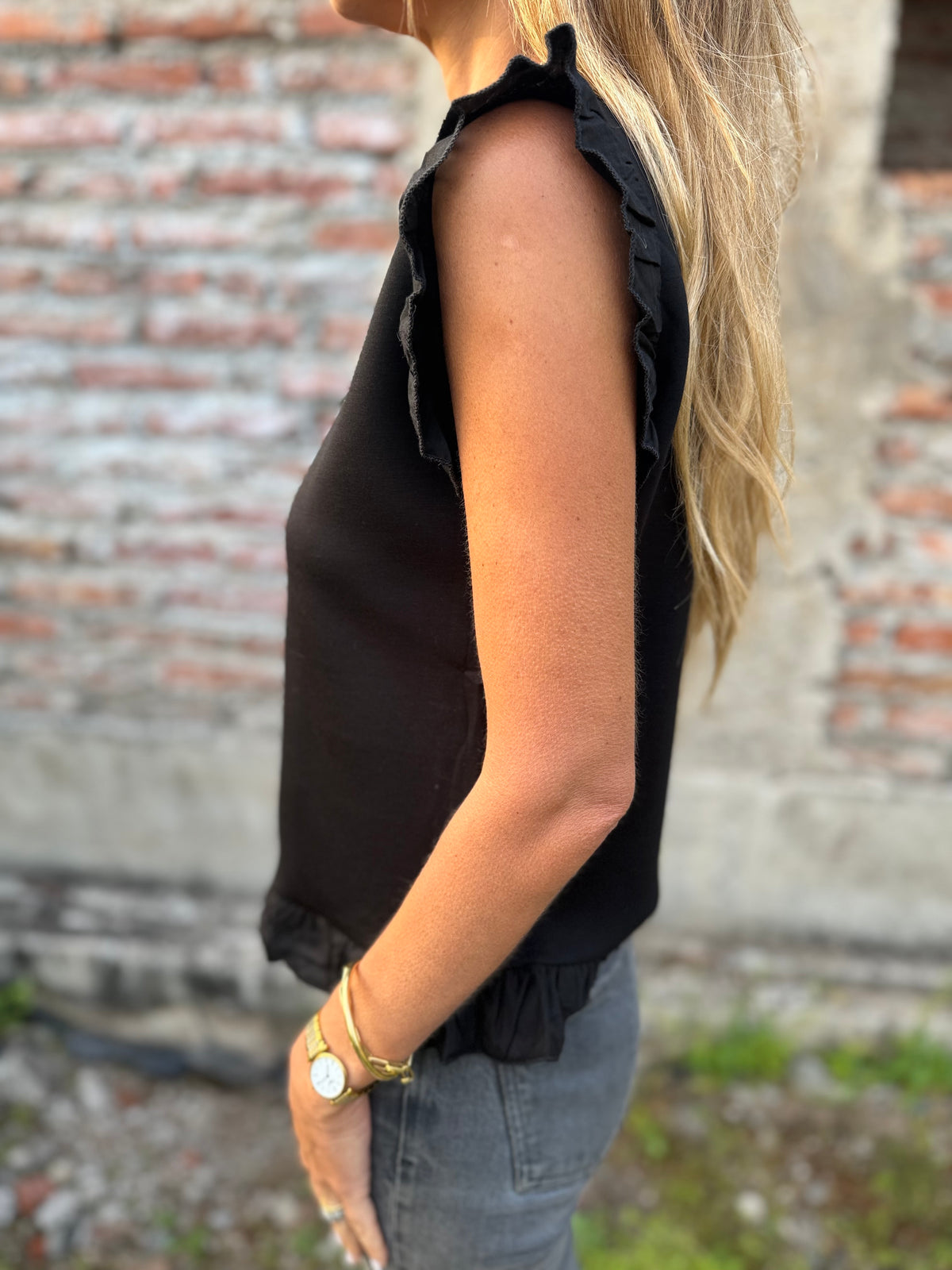 Polera vuelitos doble negro